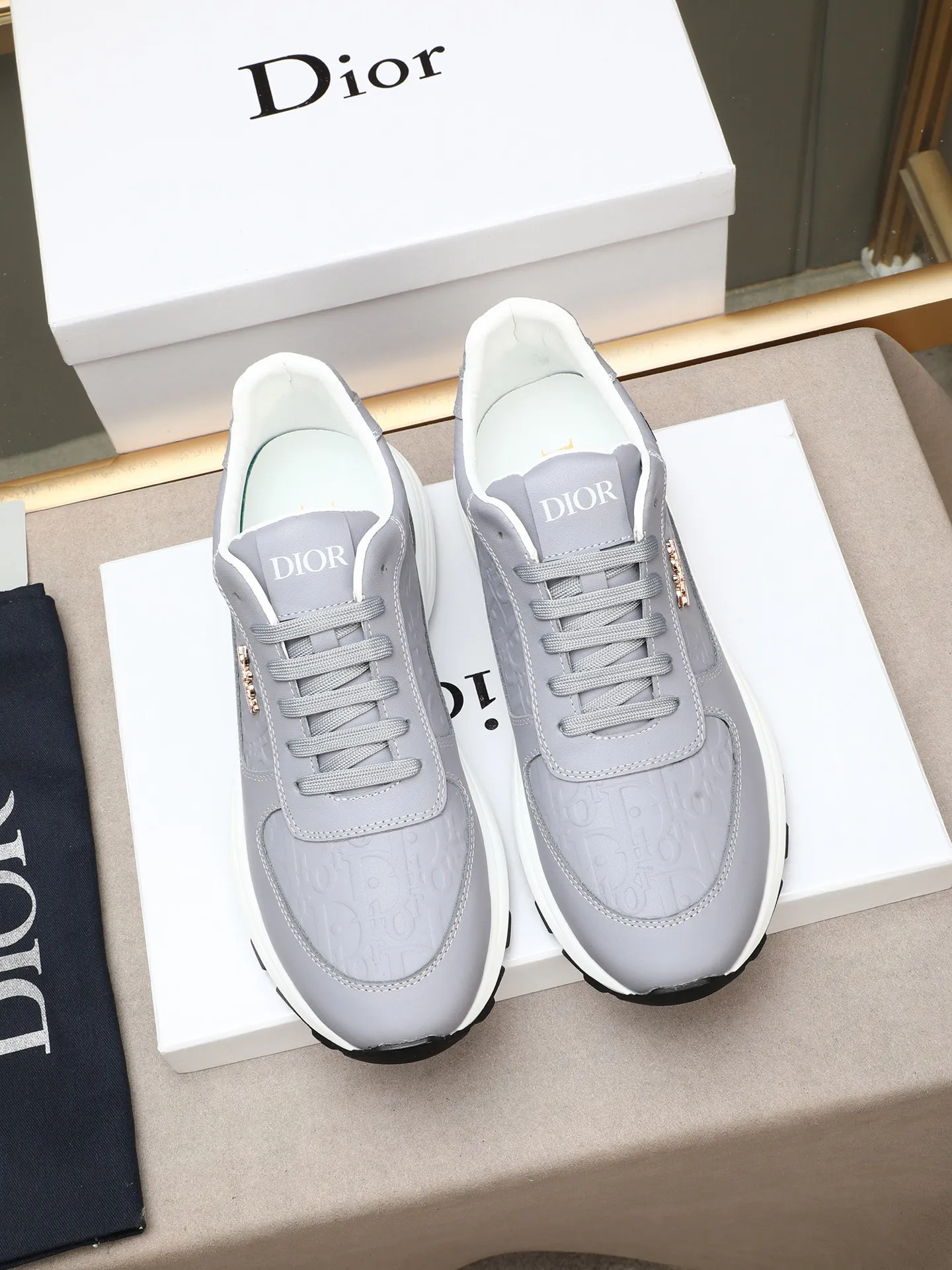 🆕🆕🆕Men's Shoes💰P460 Dior's avant-garde and versatile fashionable men's shoes are privately modeled, calfskin embossed, fashionable, simple, stylish, more eye-catching and more classy. It will subvert the old idea and be a must-have for fashionistas who want to spend time with you! Must keep it for yourself! High-end comfort and low-end, high-end quality workmanship. Code number: 38-44 (45 customized) 3 colors for your choice [kiss][kiss][kiss]